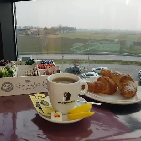 Padus Meuble Parma 3* San Quirico (Sissa Trecasali)