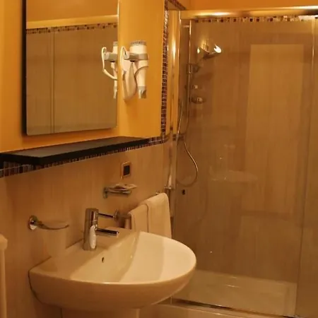 Padus Meuble Parma 3* San Quirico (Sissa Trecasali)