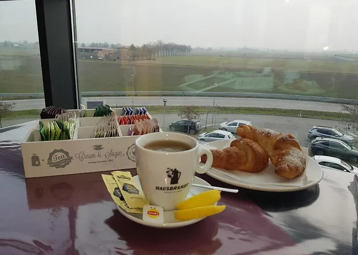 Padus Meuble Parma 3* San Quirico (Sissa Trecasali)