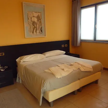 Hotel Padus Meublè Parma 3*