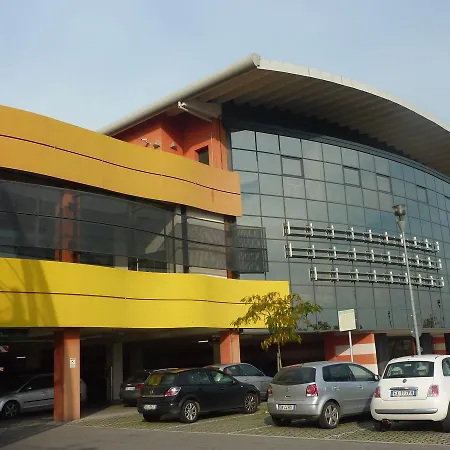 Padus Meuble Parma 3* San Quirico (Sissa Trecasali)