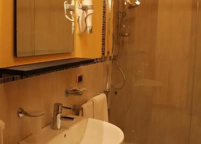 Padus Meuble Parma 3* San Quirico (Sissa Trecasali)